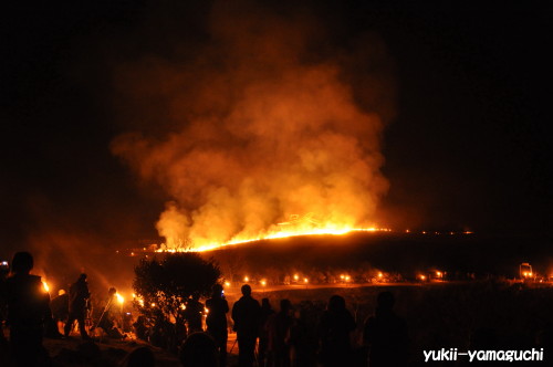 秋吉台野火祭り01.jpg